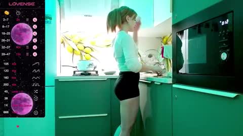 Alicia online show from 12/15/25, 02:21