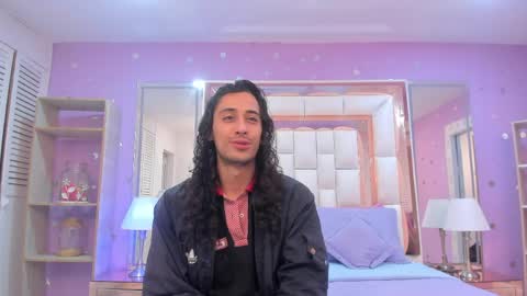 Snapshot of puretemptation_ chatting on 05/05/26, 07:44 Experienced guys online show from 05/05/26, 07:44