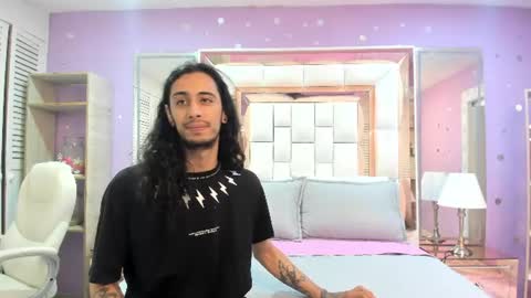 Snapshot of puretemptation_ chatting on 06/14/26, 01:24 Experienced guys online show from 06/14/26, 01:24