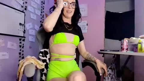 Purple2StayThnxxx online show from 12/04/25, 10:40