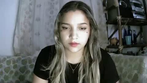 Lizzy online show from 04/22/26, 06:49
