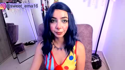 Snapshot of purple_ema chatting on 10/29/25, 07:59 purple_ema online show from 10/29/25, 07:59