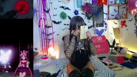 Snapshot of purplekattlyn chatting on 04/14/26, 06:19 purplekattlyn online show from 04/14/26, 06:19