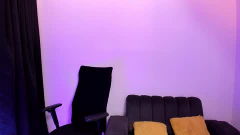 Snapshot of purplemegan chatting on 03/14/26, 06:24 MEGANNNN online show from 03/14/26, 06:24