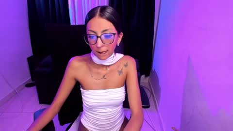 Snapshot of purplemegan chatting on 05/26/26, 01:56 MEGANNNN online show from 05/26/26, 01:56
