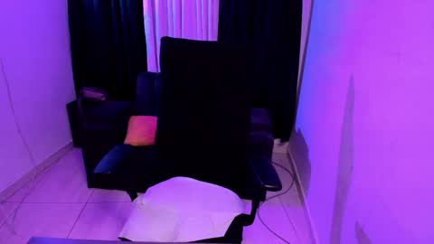 Snapshot of purplemegan chatting on 05/30/26, 03:25 MEGANNNN online show from 05/30/26, 03:25