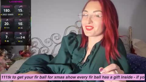 Snapshot of purplerainn69 chatting on 12/17/25, 08:04 PurpleRainn69 Dina online show from 12/17/25, 08:04
