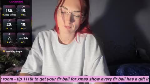 Snapshot of purplerainn69 chatting on 12/20/25, 08:38 PurpleRainn69 Dina online show from 12/20/25, 08:38