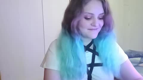 Snapshot of purpurfoxy chatting on 11/29/25, 08:01 Elias online show from 11/29/25, 08:01