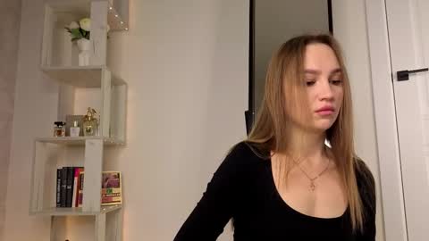 Liza online show from 10/19/25, 05:08