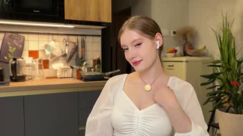 Aileen online show from 09/26/25, 07:18