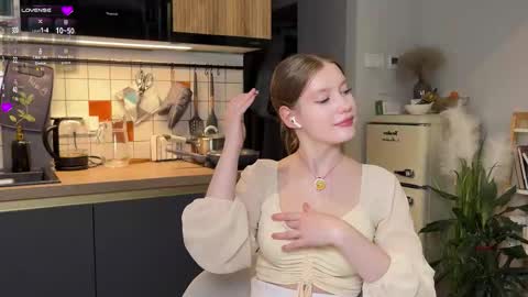 Aileen online show from 10/10/25, 07:13