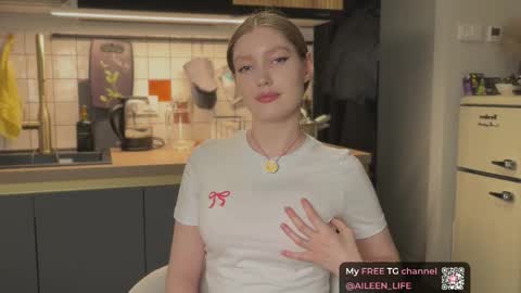 Snapshot of purrpure chatting on 11/22/25, 07:13 Aileen online show from 11/22/25, 07:13