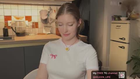 Snapshot of purrpure chatting on 11/29/25, 07:17 Aileen online show from 11/29/25, 07:17