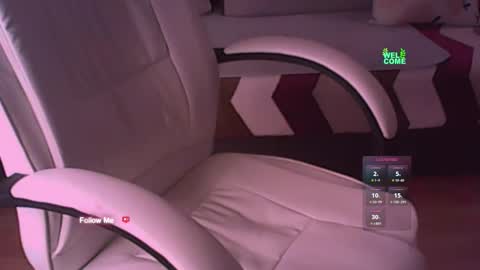 Snapshot of push_my_buttons chatting on 09/20/25, 01:50 Adriana WILL BE ONLINE soon online show from 09/20/25, 01:50