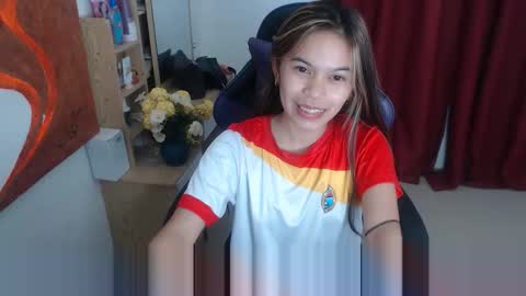 Snapshot of pussiswet_xx chatting on 06/04/26, 12:11 jessy online show from 06/04/26, 12:11