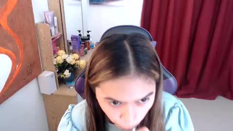 Snapshot of pussiswet_xx chatting on 06/09/26, 03:18 jessy online show from 06/09/26, 03:18