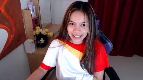 Snapshot of pussiswet_xx chatting on 06/09/26, 03:34 jessy online show from 06/09/26, 03:34