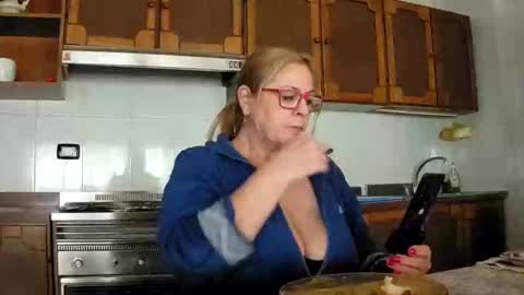 Snapshot of pussy_boom4u chatting on 01/25/25, 01:19 Mary online show from 01/25/25, 01:19