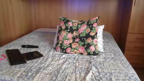 Snapshot of pussy_boom4u chatting on 02/06/25, 12:37 Mary online show from 02/06/25, 12:37