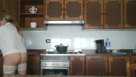 Mary online show from 10/20/25, 10:27