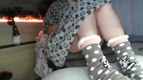 Lara online show from 12/02/24, 03:47