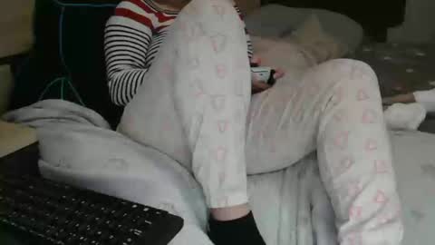 Lara online show from 12/20/24, 10:43