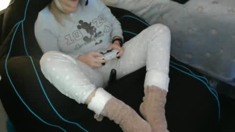 Lara online show from 01/26/25, 05:13