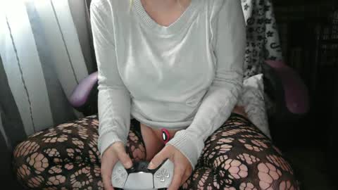 Lara online show from 02/25/25, 05:04