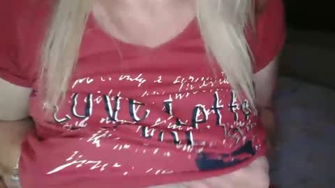 Lara online show from 03/06/25, 10:47