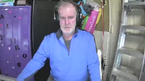 Mark online show from 03/01/25, 04:11