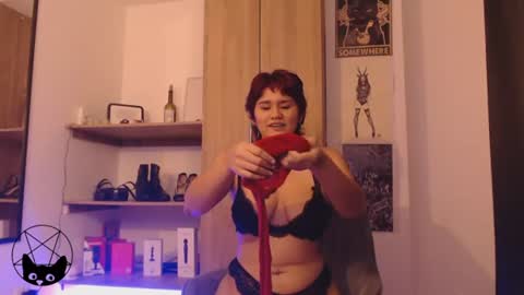 Snapshot of pussycat420_ chatting on 07/19/26, 02:15 Mari online show from 07/19/26, 02:15
