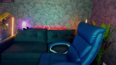 Ellie online show from 11/06/25, 07:09