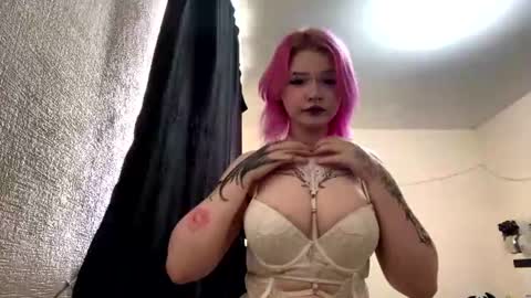 Snapshot of pyroteka chatting on 06/23/26, 03:10 pyroteka online show from 06/23/26, 03:10