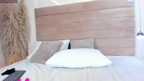 Qetzia online show from 10/29/25, 05:58