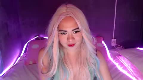 qt_luna18 online show from 06/18/26, 09:14
