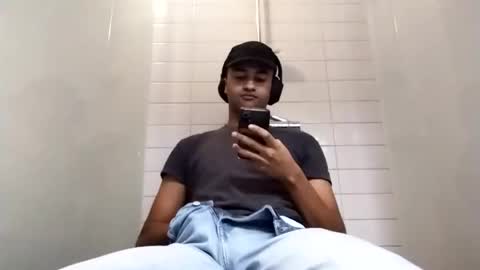 Snapshot of quadagio_0704 chatting on 12/03/24, 07:44 quadagio online show from 12/03/24, 07:44