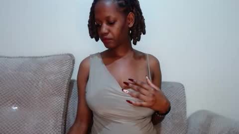 queen74890 online show from 10/05/25, 02:59