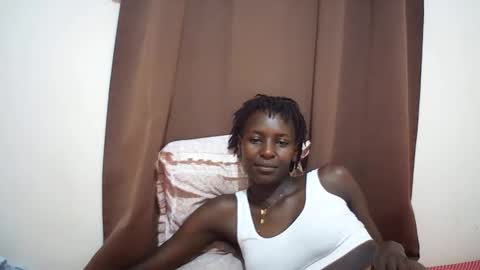 Snapshot of queen_0012 chatting on 05/26/26, 12:28 asher online show from 05/26/26, 12:28