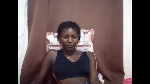 Snapshot of queen_0012 chatting on 05/27/26, 02:08 asher online show from 05/27/26, 02:08