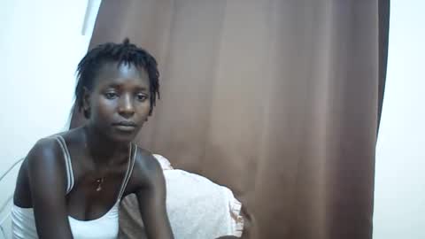 Snapshot of queen_0012 chatting on 05/28/26, 02:31 asher online show from 05/28/26, 02:31