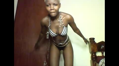 Snapshot of queen_abito chatting on 01/04/25, 08:28 queen_abito online show from 01/04/25, 08:28
