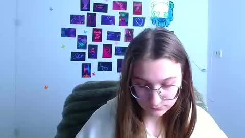 Snapshot of queen_amelie chatting on 02/18/26, 12:34 Amelie online show from 02/18/26, 12:34