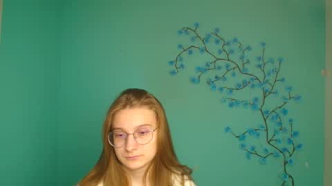 Snapshot of queen_amelie chatting on 03/08/26, 12:09 Amelie online show from 03/08/26, 12:09
