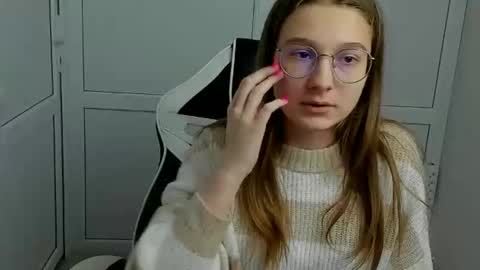Snapshot of queen_amelie chatting on 04/01/26, 07:31 Amelie online show from 04/01/26, 07:31