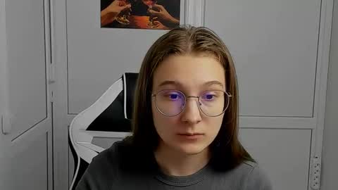Snapshot of queen_amelie chatting on 04/02/26, 07:06 Amelie online show from 04/02/26, 07:06