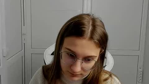 Snapshot of queen_amelie chatting on 04/09/26, 07:14 Amelie online show from 04/09/26, 07:14