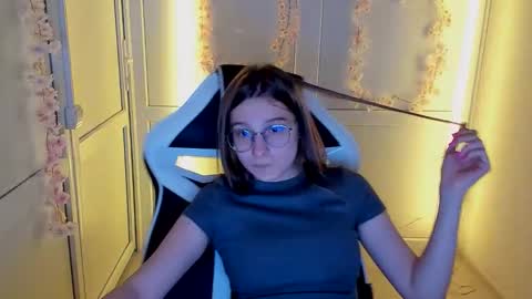 Snapshot of queen_amelie chatting on 04/23/26, 12:29 Amelie online show from 04/23/26, 12:29