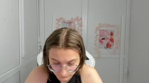 Amelie online show from 06/14/26, 08:05