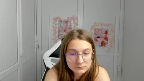 Amelie online show from 06/18/26, 09:14